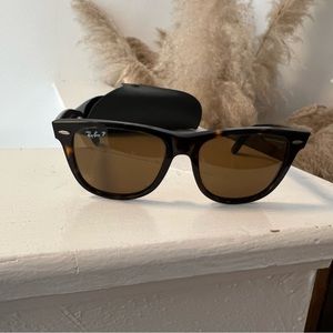 Ray-Ban Wayfarer 2140 902/57 Polarized